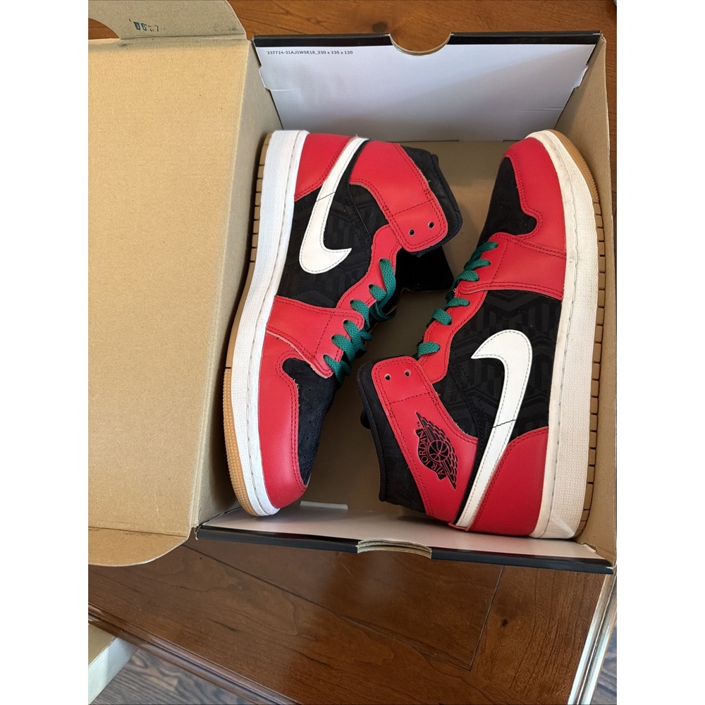 Air Jordan Mid SE, Christmas Edition, Extra Laces Included - Picture 7 of 9